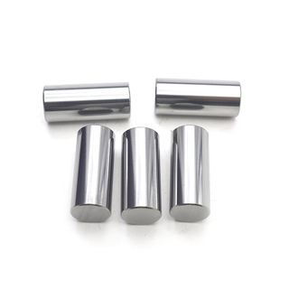 Tungsten carbide pin studs for high pressure grinding roll